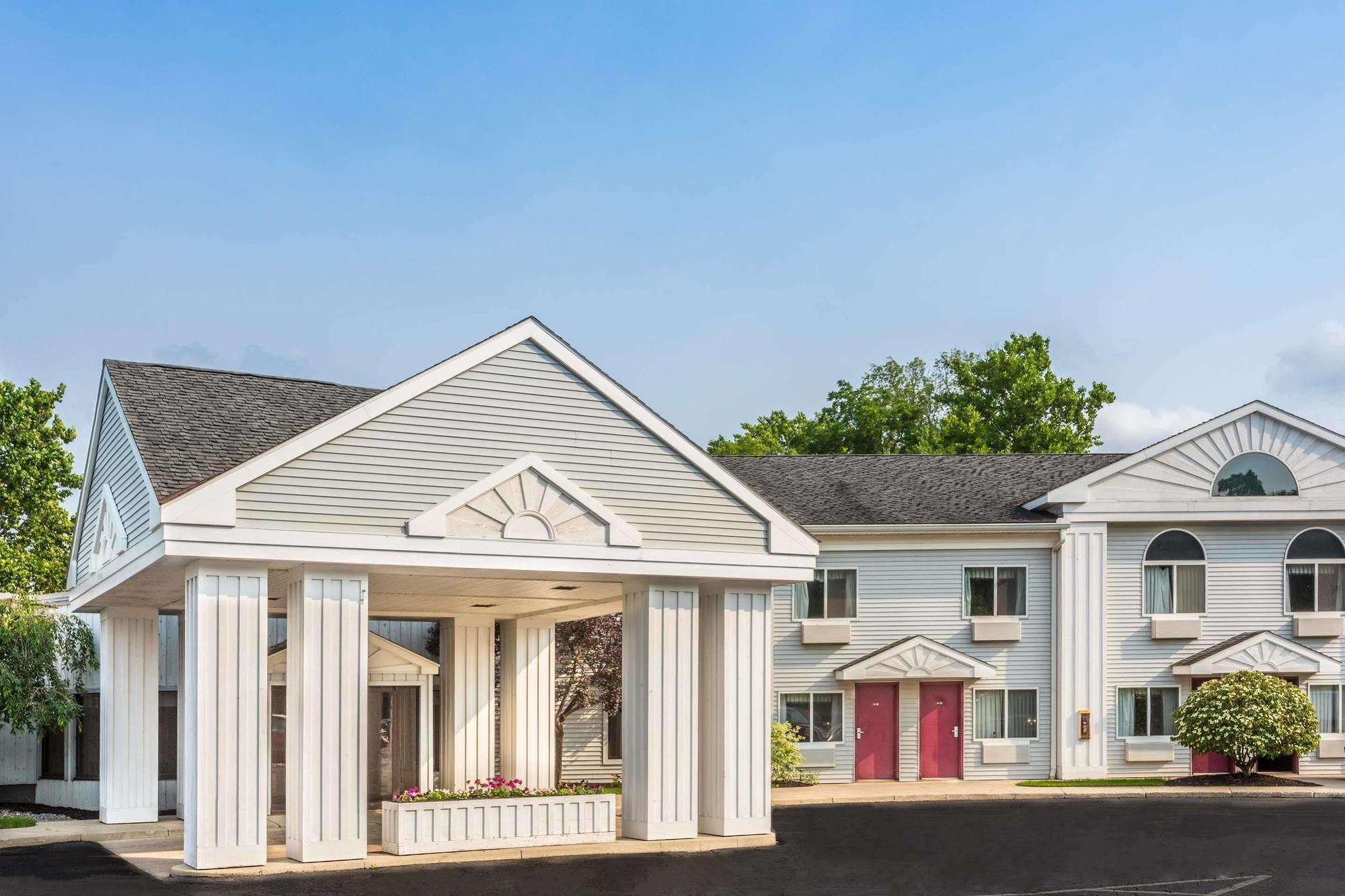 Days Inn By Wyndham Tiffin Exteriér fotografie